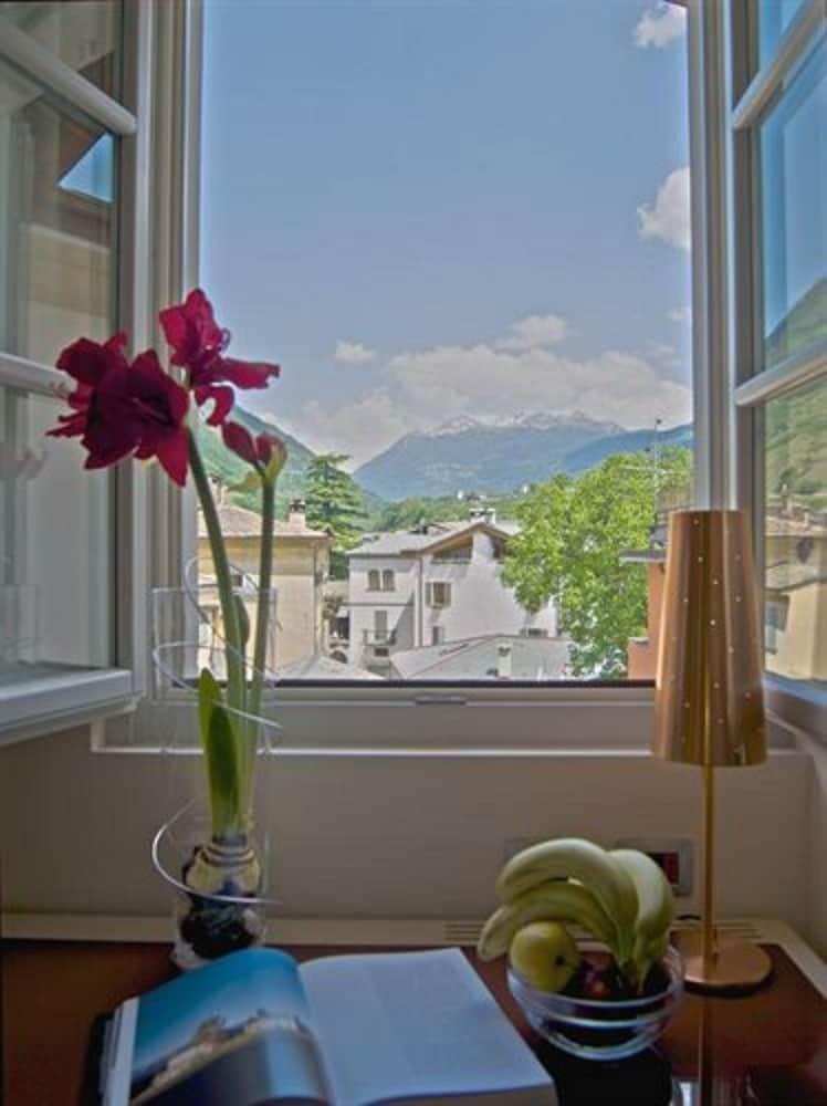 Hotel Centrale Best Western Signature Collection Tirano Exterior foto